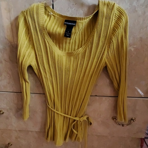 Sweater - Picture 1 of 1